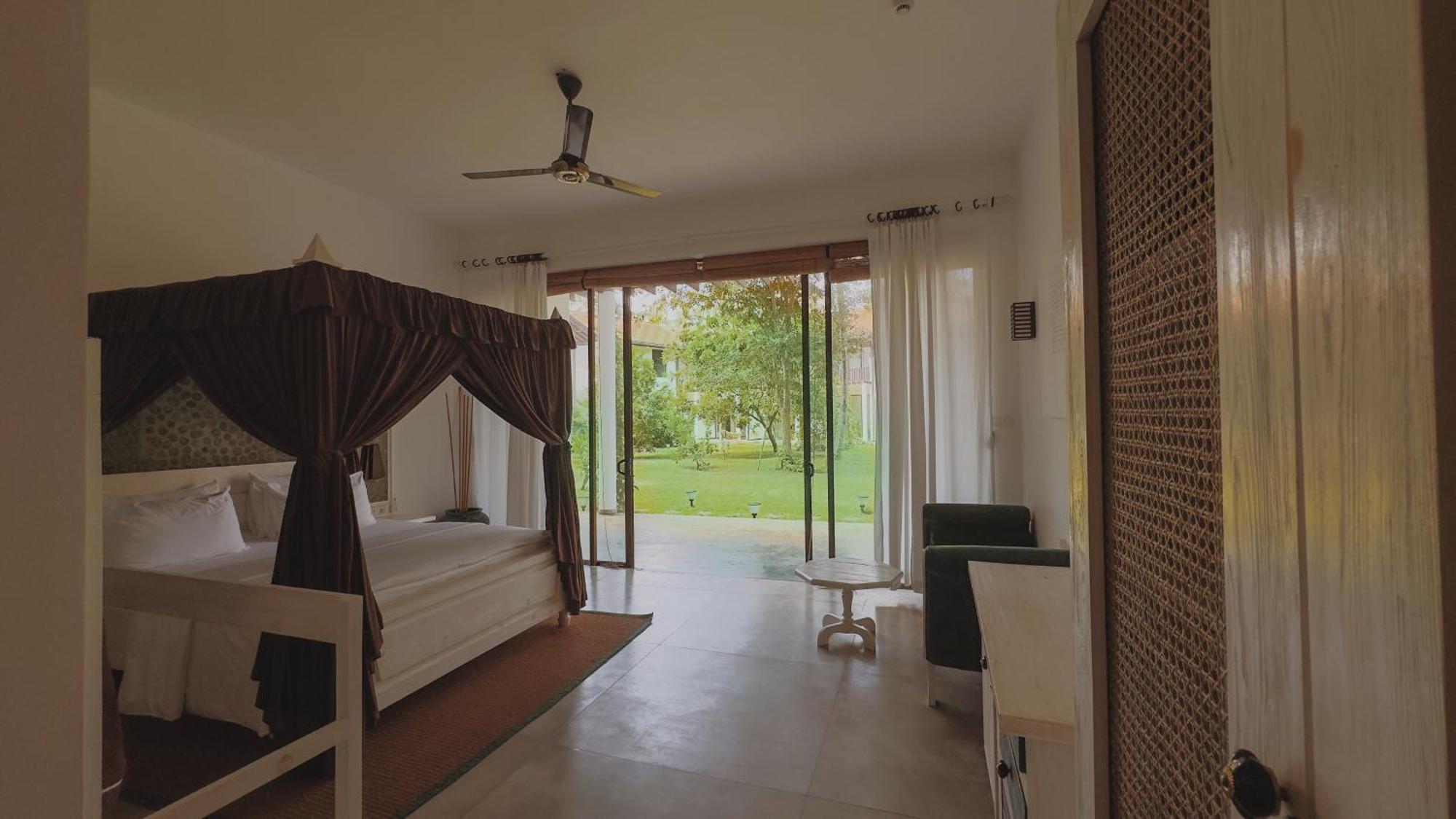 Palm Garden Ayurveda Resort Ahangama Bagian luar foto